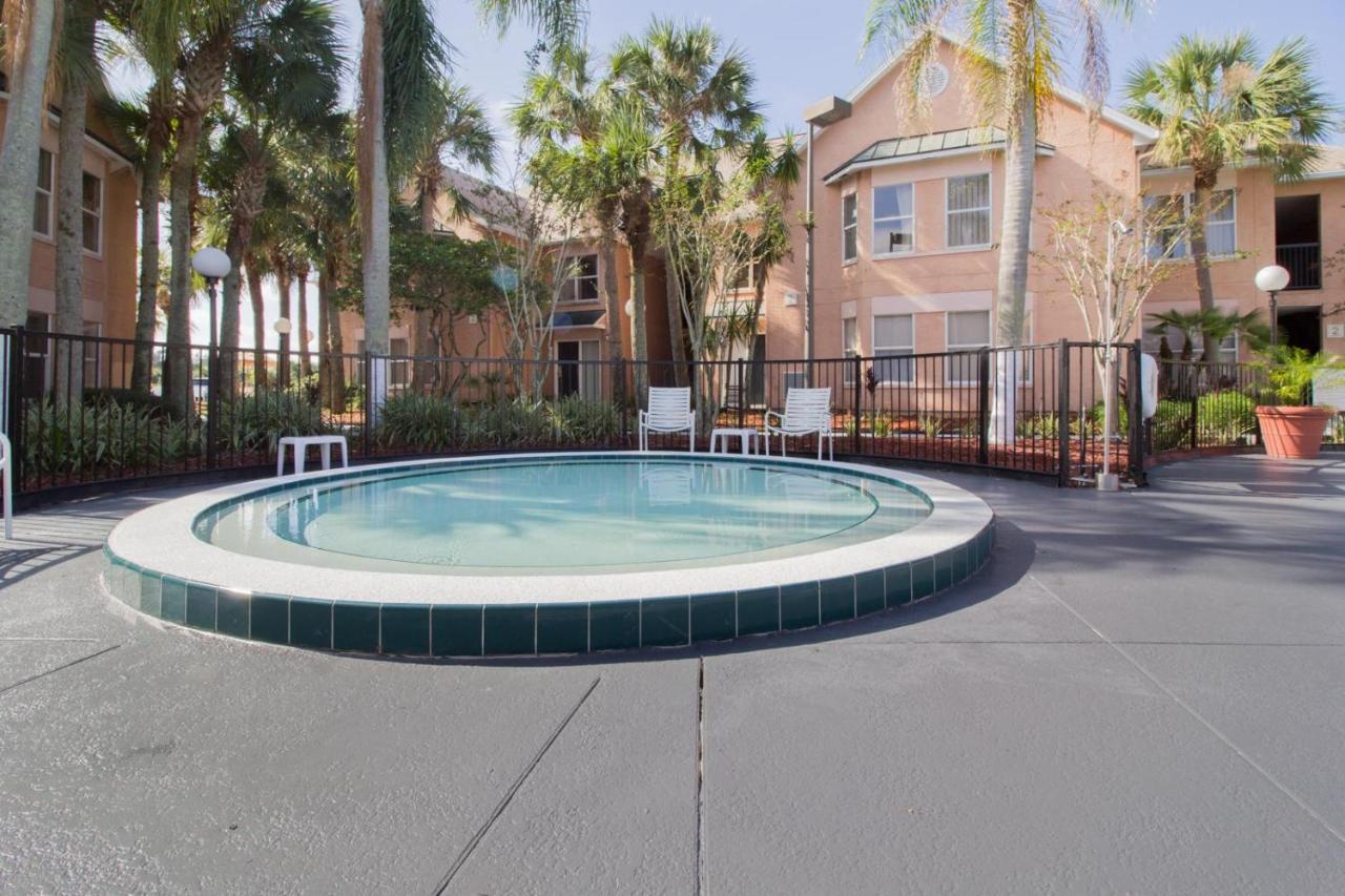 Studio With Double Bed And Community Pool Miles From Disney! Apartamento Orlando
